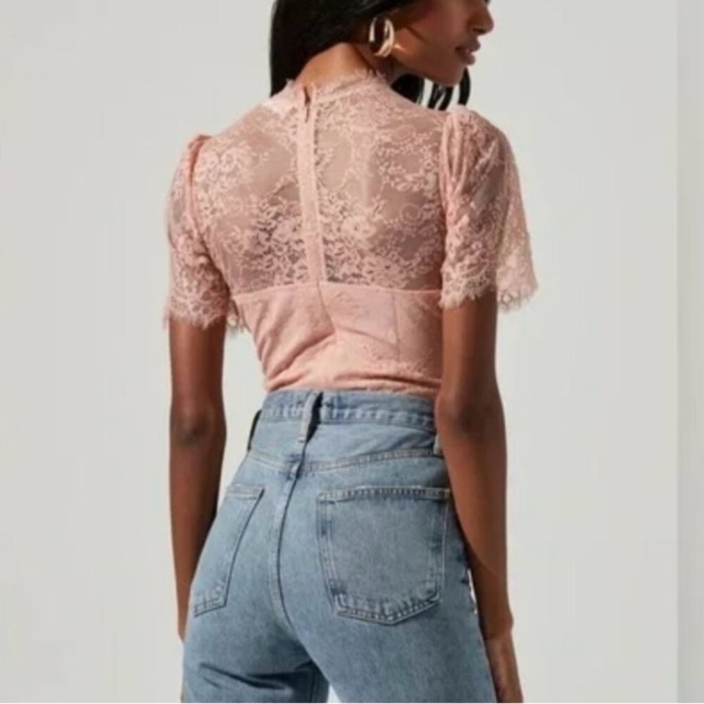 💫HP‼️💫 NWT ASTR THE LABEL Lacie Illusion Lace Bodysuit in Blush Pink, Size XS - Picture 2 of 7